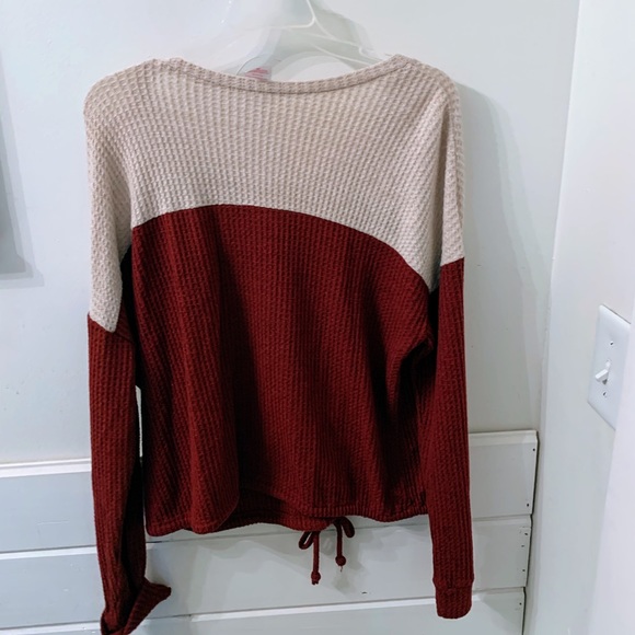 Color Block Top - Picture 2 of 2